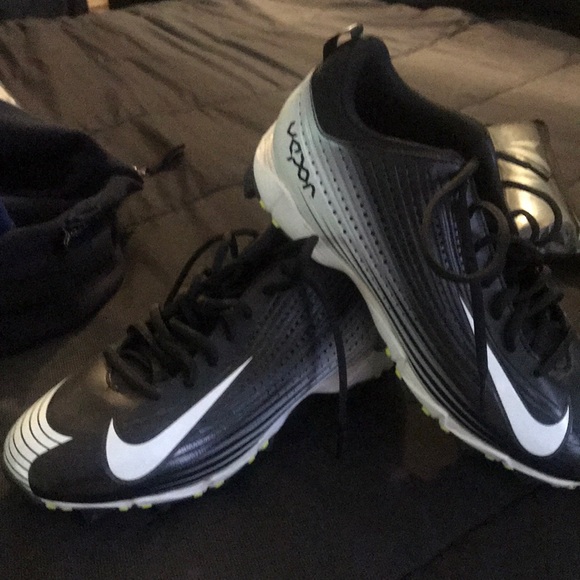 Men’s size 8.5 Nike Vapor cleats worn a few times - Picture 1 of 4